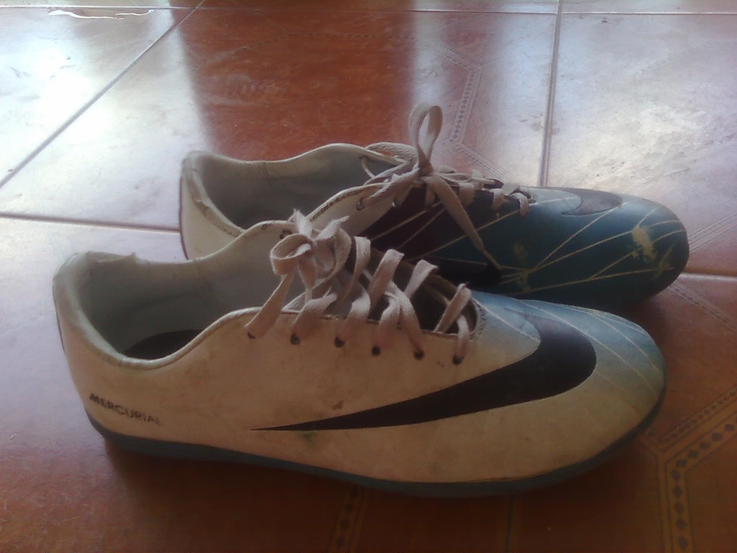 Sepatu Futsal - Toko Sepatu